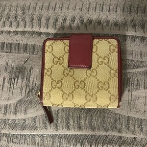 Vintage Gucci compact